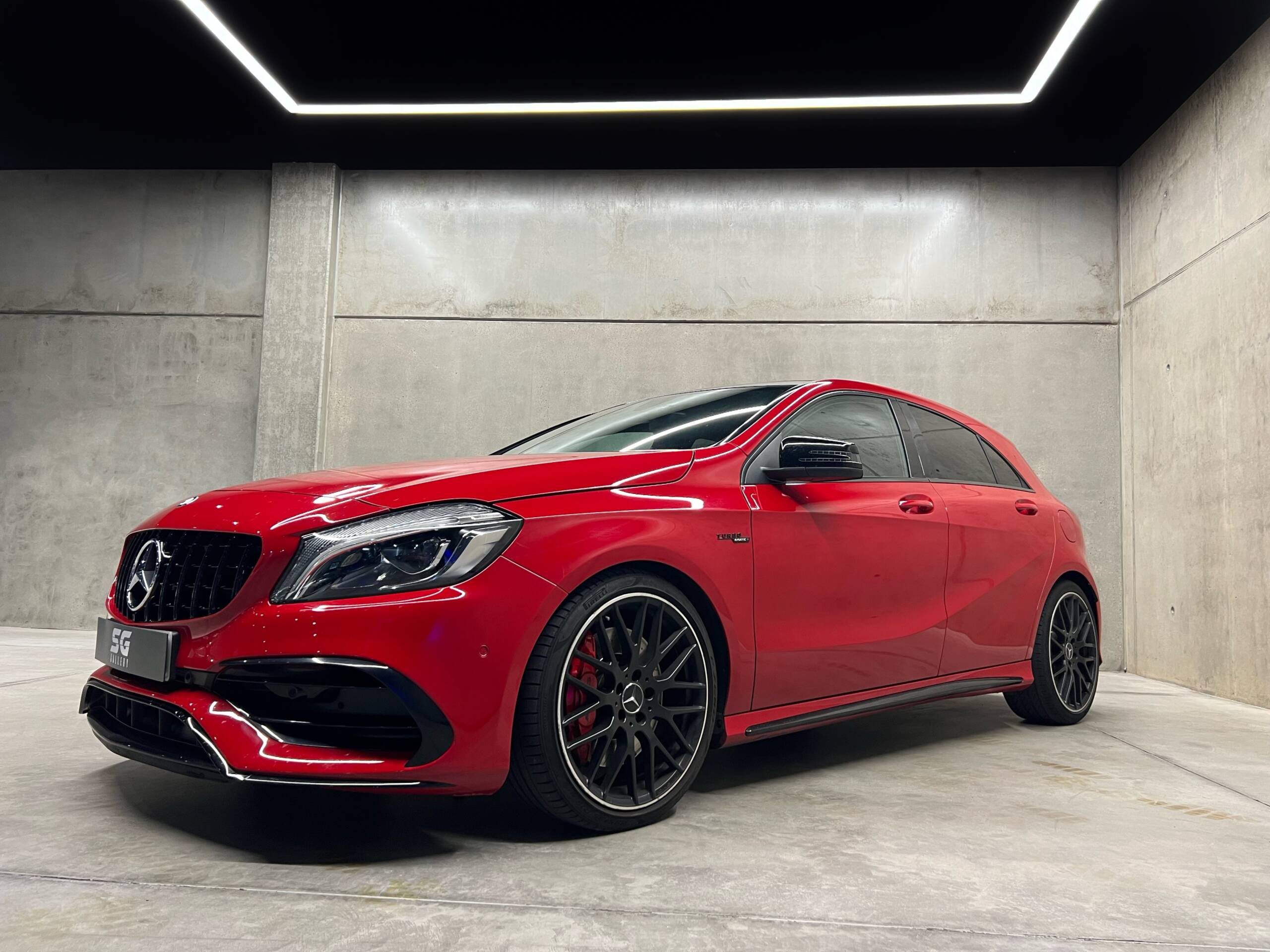 MERCEDES-BENZ A45 AMG 4Matic 381cv - Imagen 4