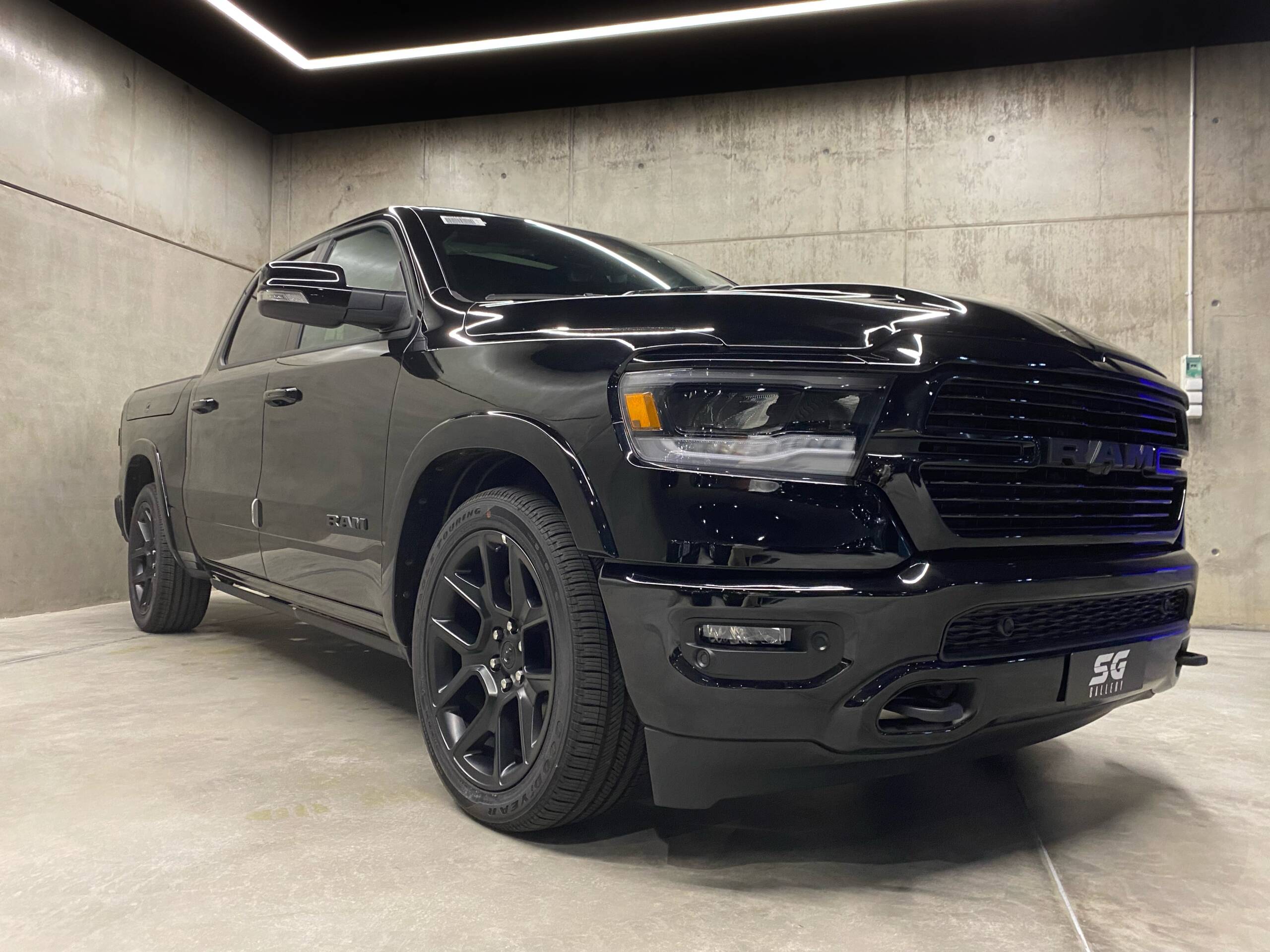 DODGE RAM 1500 LARAMIE 5.7 HEMI - Imagen 3