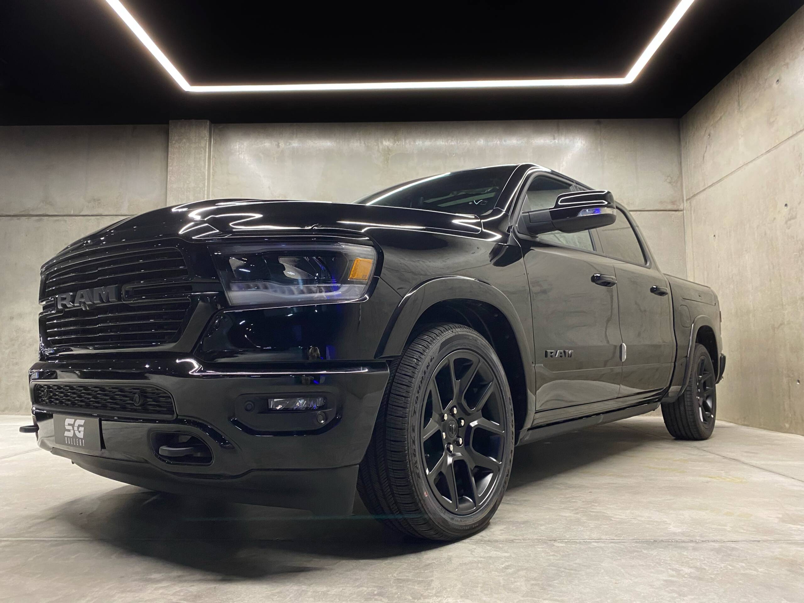 DODGE RAM 1500 LARAMIE 5.7 HEMI - Imagen 5