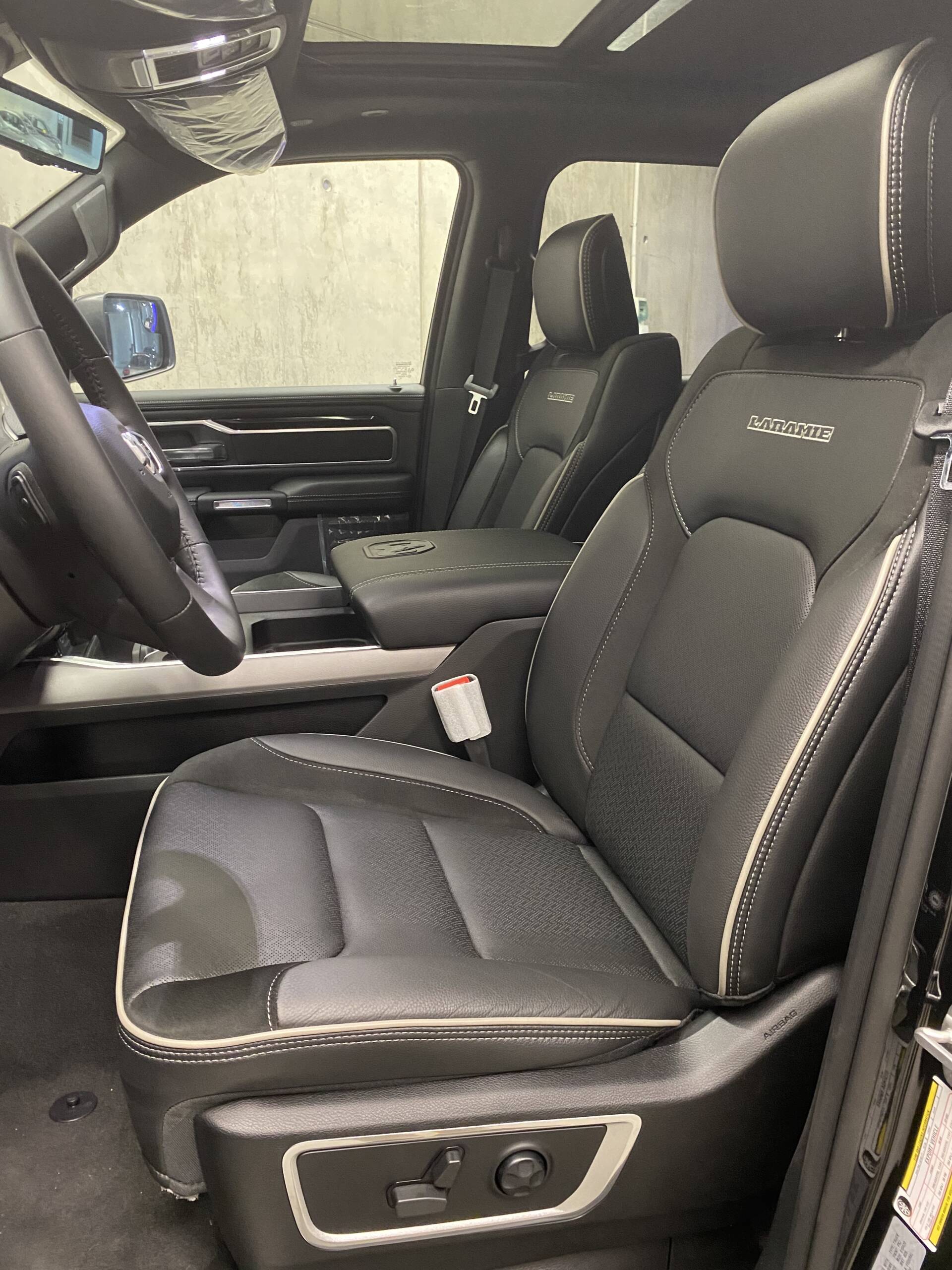 DODGE RAM 1500 LARAMIE 5.7 HEMI - Imagen 11