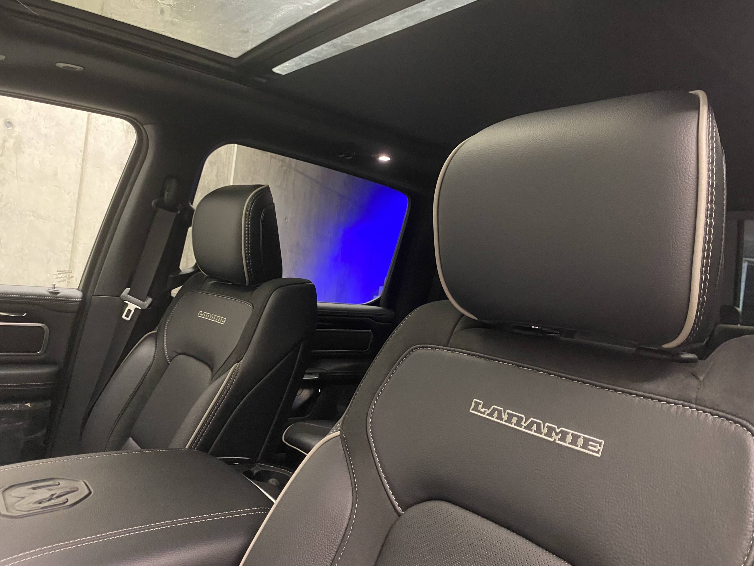 DODGE RAM 1500 LARAMIE 5.7 HEMI - Imagen 12