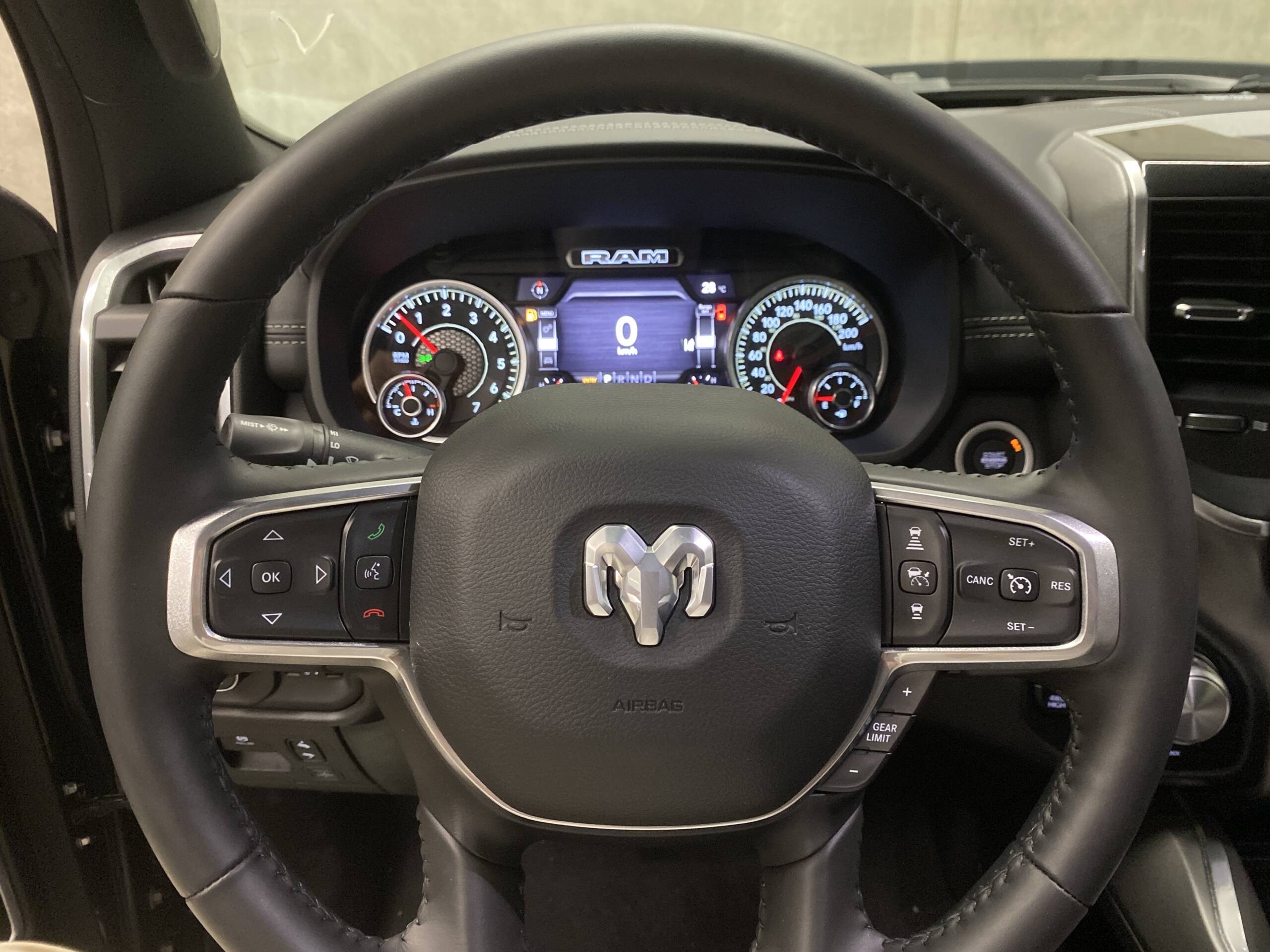 DODGE RAM 1500 LARAMIE 5.7 HEMI - Imagen 15