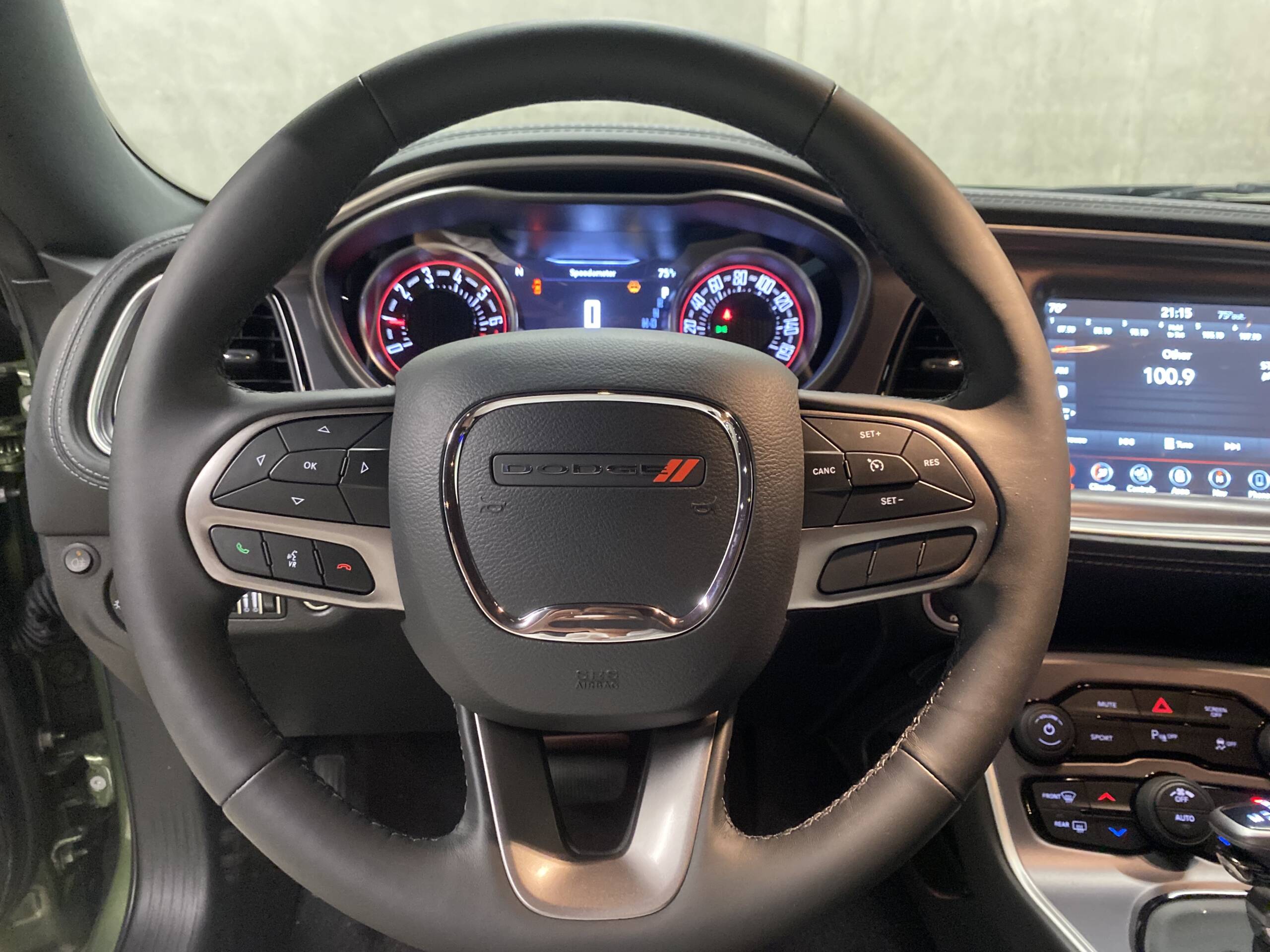 DODGE CHALLENGER SXT - Imagen 11
