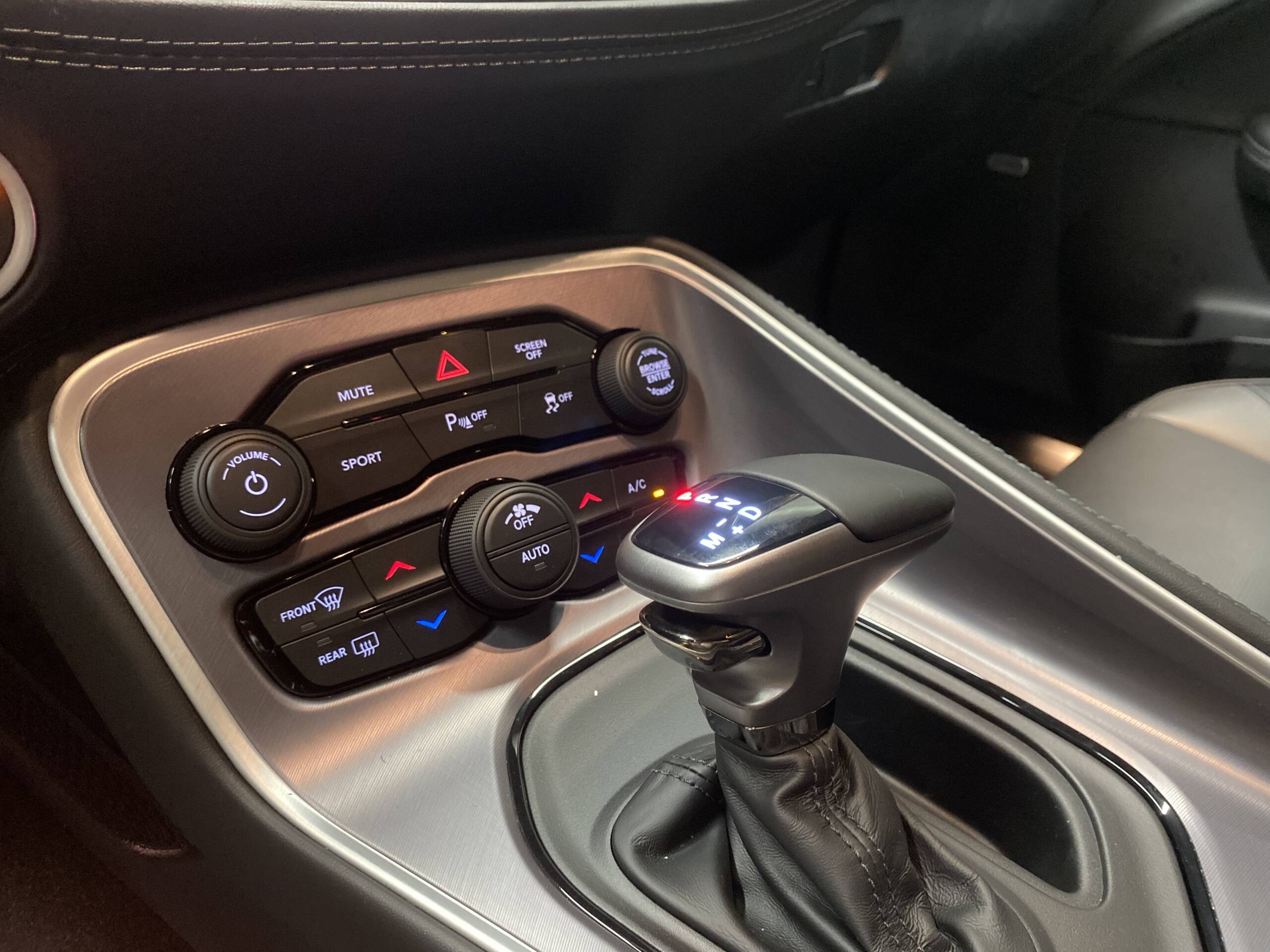 DODGE CHALLENGER SXT - Imagen 12