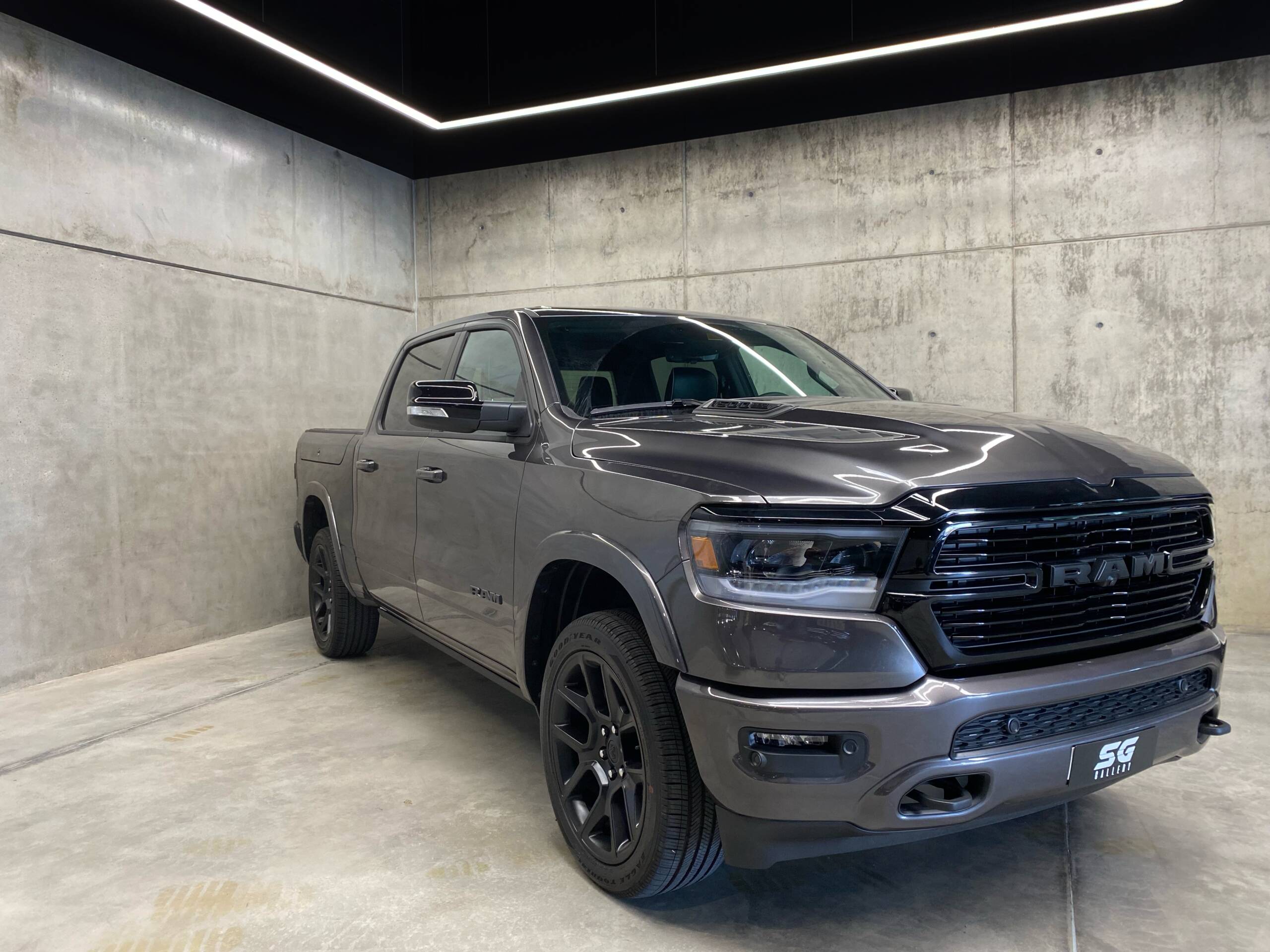 DODGE RAM 1500 LARAMIE 5.7 HEMI