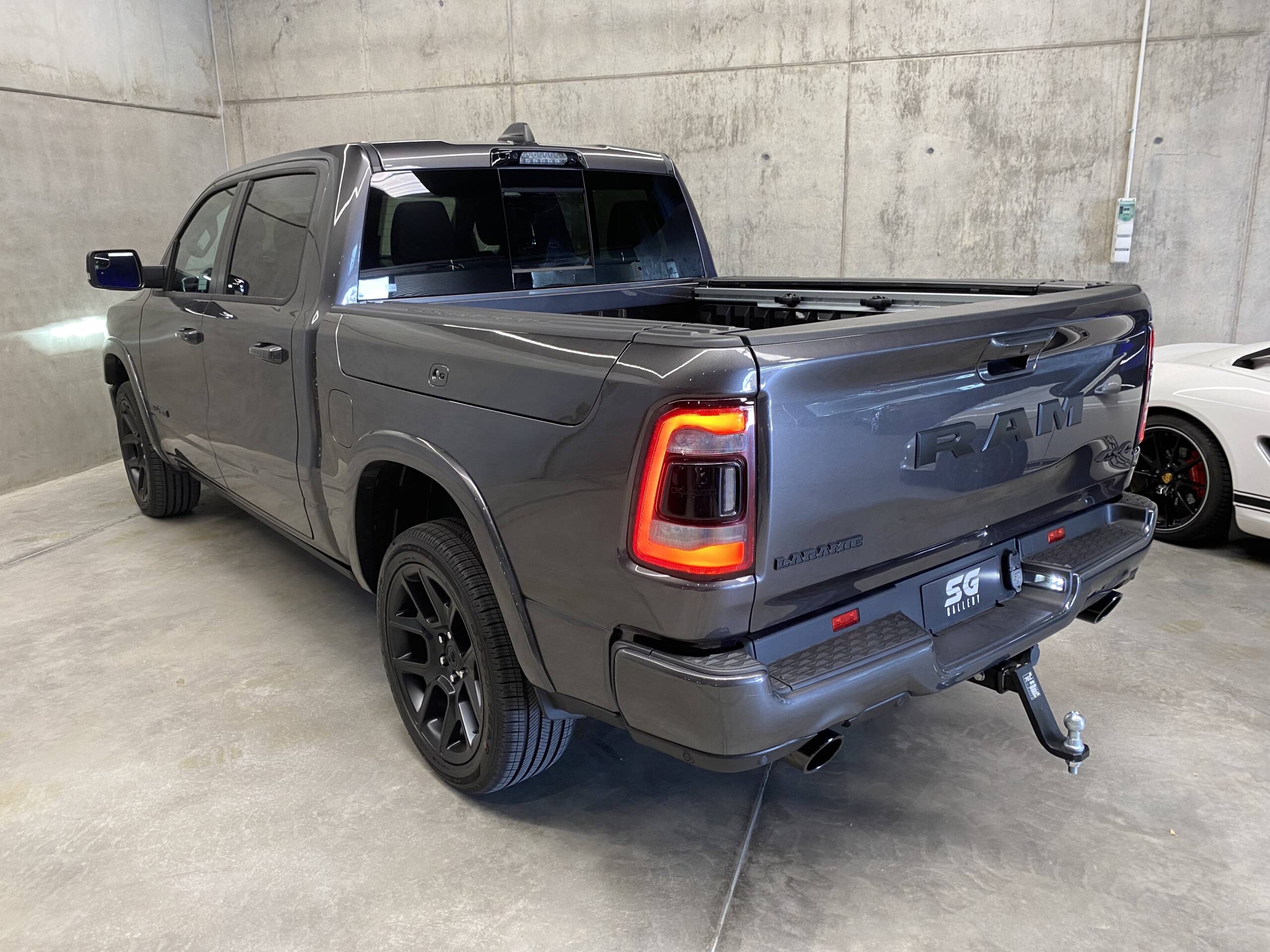DODGE RAM 1500 LARAMIE 5.7 HEMI - Imagen 7