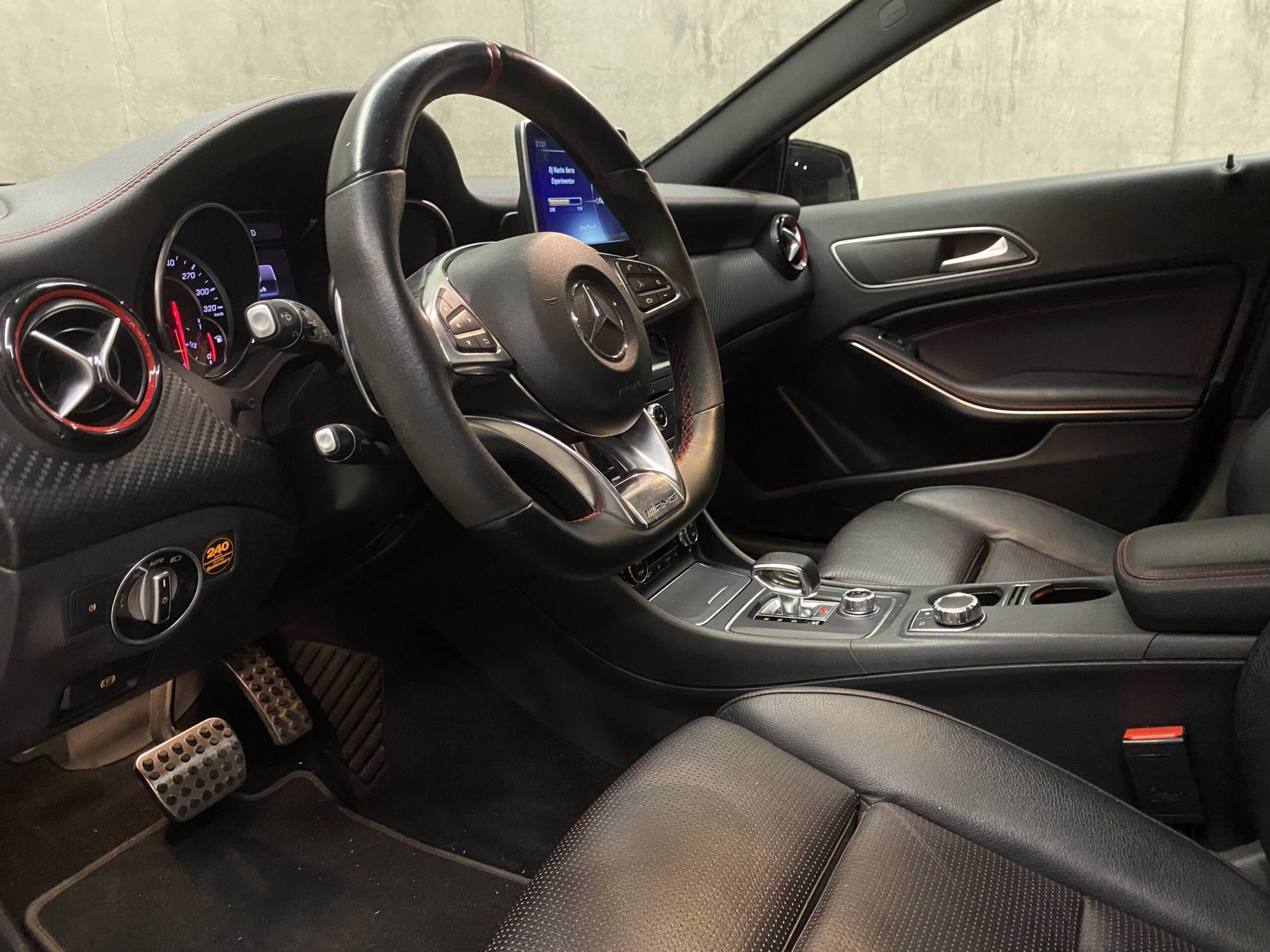 MERCEDES-BENZ A45 AMG 4Matic 381cv - Imagen 10