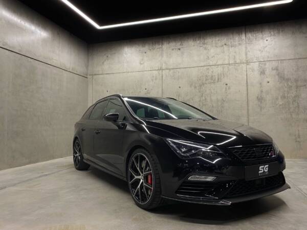 SEAT Leon ST 2.0 TSI  4Drive DSG CUPRA BLACK CARBON