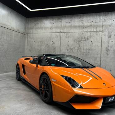 LAMBORGHINI Gallardo V10 LP 570-4 Spyder Performante