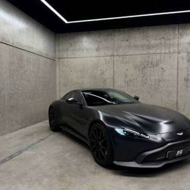 ASTON MARTIN VANTAGE
