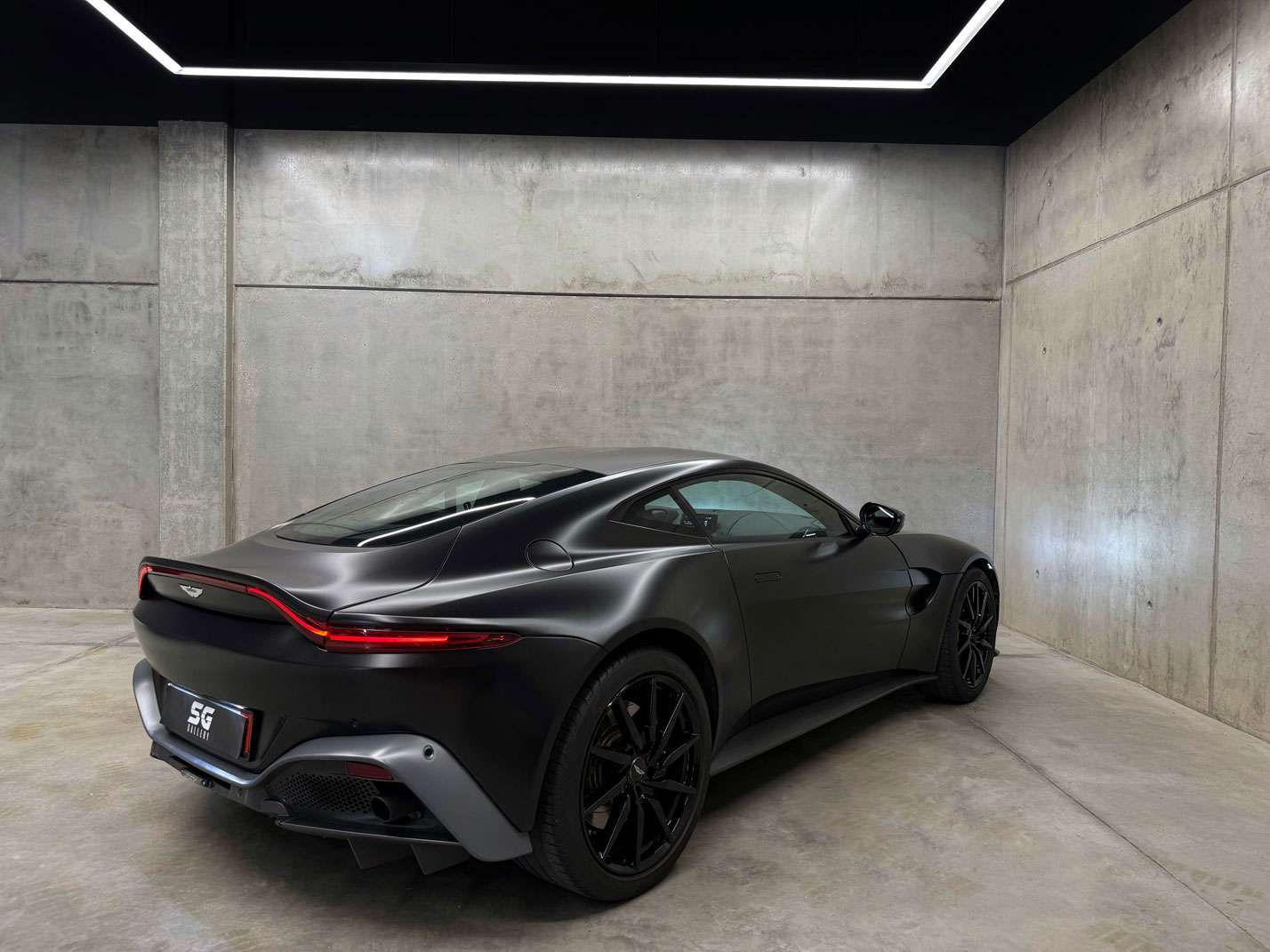 ASTON MARTIN VANTAGE - Imagen 5