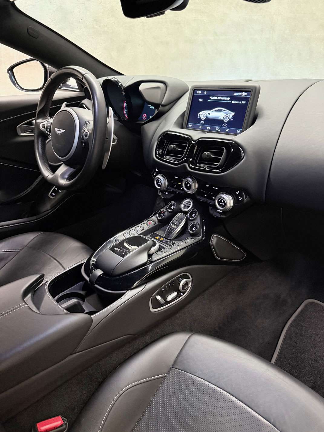 ASTON MARTIN VANTAGE - Imagen 9