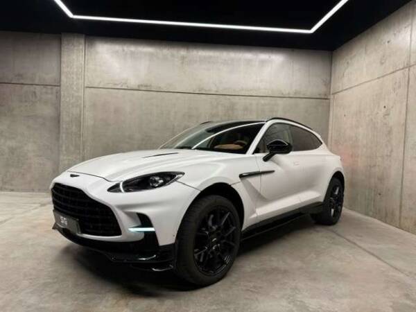 ASTON MARTIN DBX 707