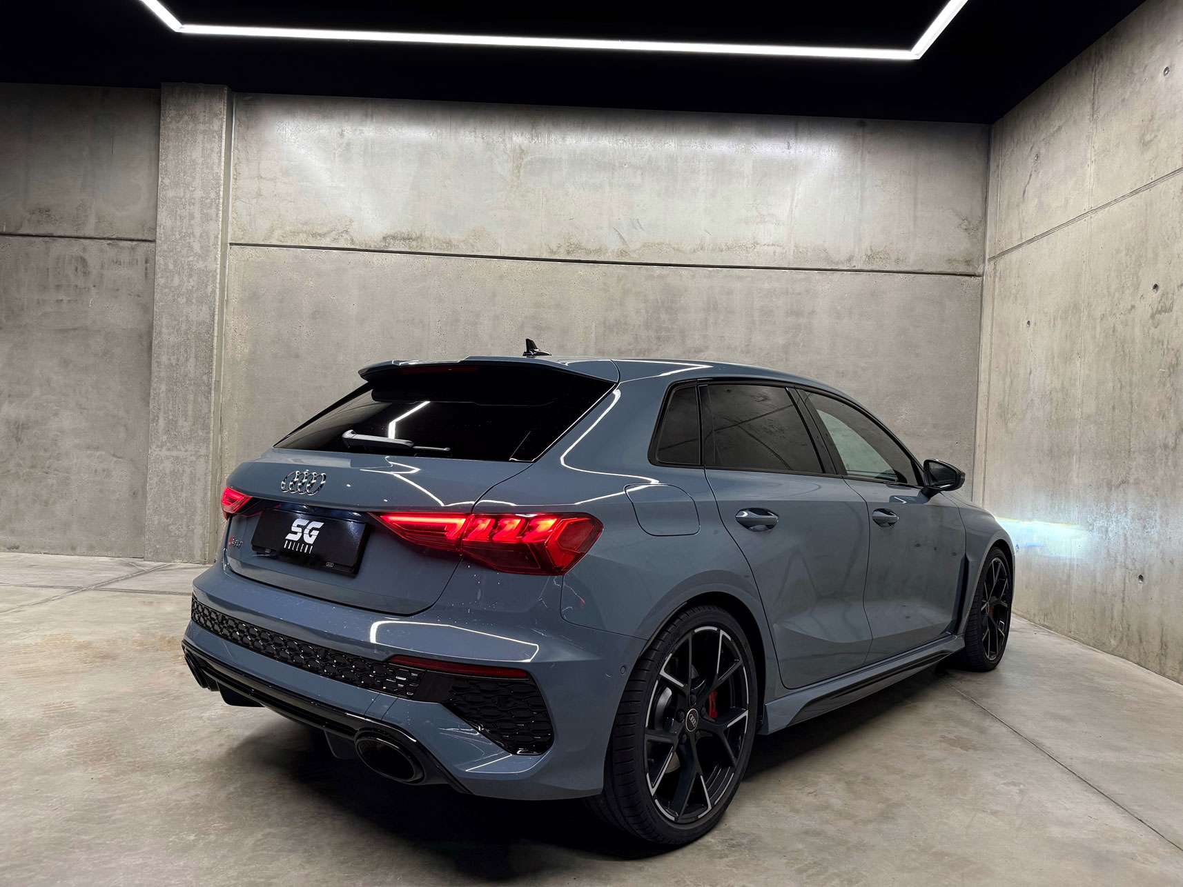 AUDI A3 RS3 Sportback TFSI quattro S tron - Imagen 5