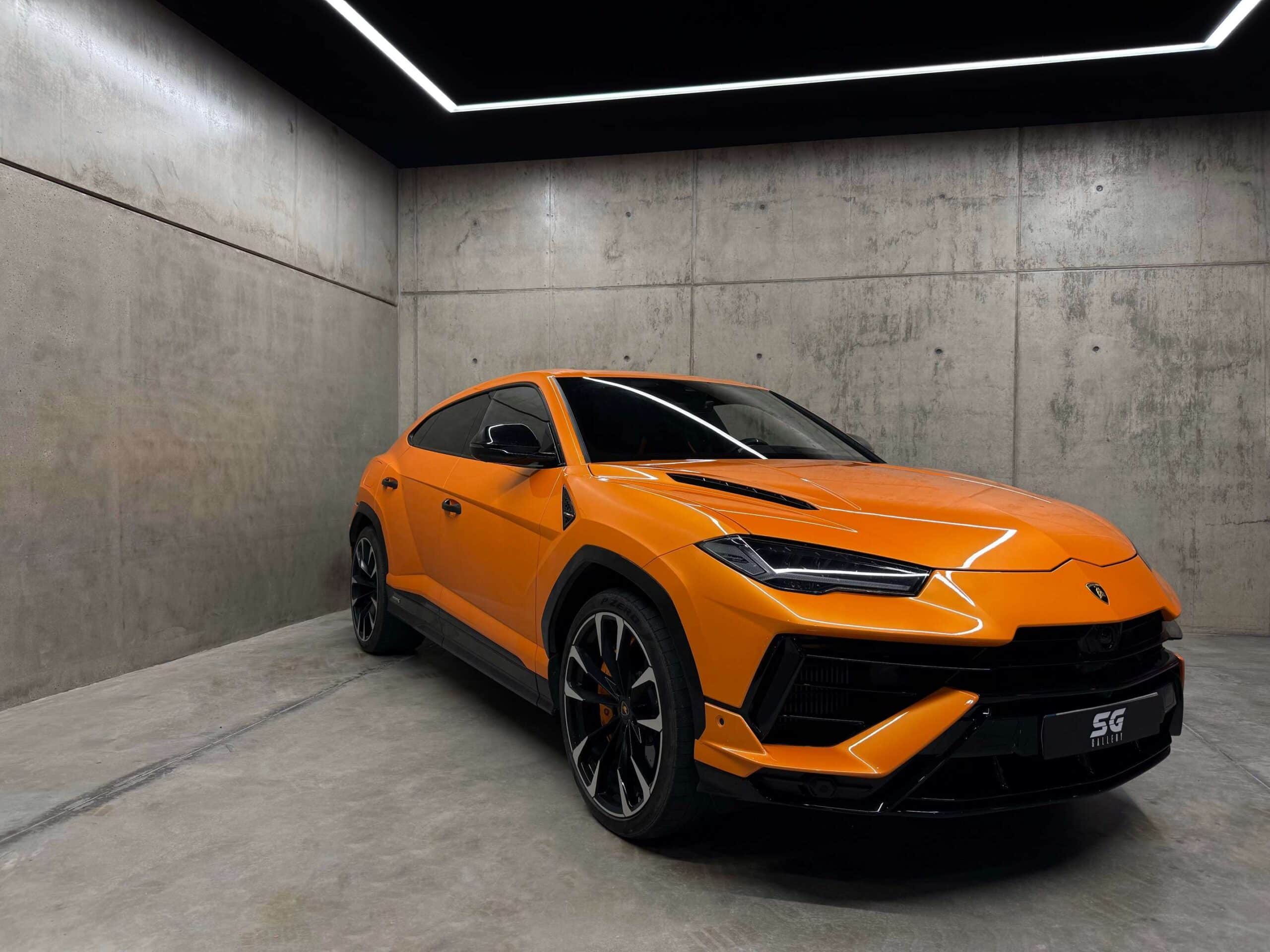 LAMBORGHINI URUS S